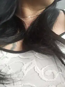 Snapshot of sara_pineros chatting on December 5, 9:06 pm sara pineros online show from December 5, 9:06 pm