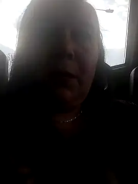 Snapshot of sara_pineros chatting on December 6, 9:35 pm sara pineros online show from December 6, 9:35 pm