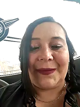 Snapshot of sara_pineros chatting on January 2, 8:24 pm sara pineros online show from January 2, 8:24 pm