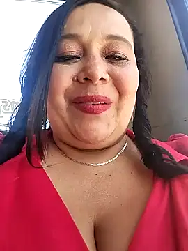 Snapshot of sara_pineros chatting on January 18, 5:37 pm sara pineros online show from January 18, 5:37 pm