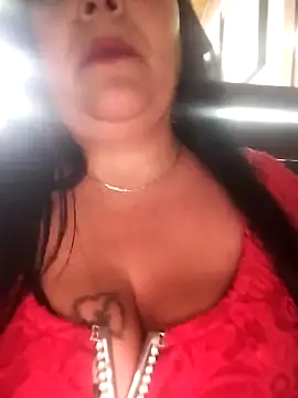 Snapshot of sara_pineros chatting on January 21, 9:46 pm sara pineros online show from January 21, 9:46 pm