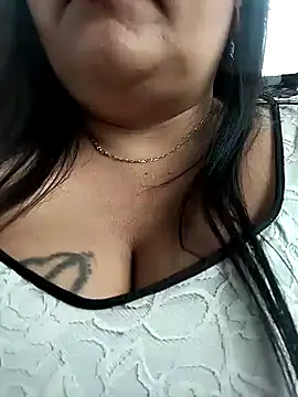 Snapshot of sara_pineros chatting on January 24, 5:00 pm sara pineros online show from January 24, 5:00 pm