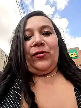 Snapshot of sara_pineros chatting on January 28, 7:21 pm sara pineros online show from January 28, 7:21 pm