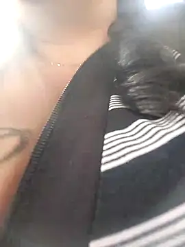 Snapshot of sara_pineros chatting on February 28, 8:18 pm sara pineros online show from February 28, 8:18 pm