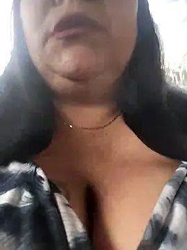 Snapshot of sara_pineros chatting on March 4, 3:48 pm sara pineros online show from March 4, 3:48 pm