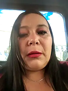 Snapshot of sara_pineros chatting on March 6, 1:46 pm sara pineros online show from March 6, 1:46 pm