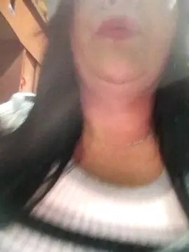 Snapshot of sara_pineros chatting on October 11, 9:24 pm sara pineros online show from October 11, 9:24 pm