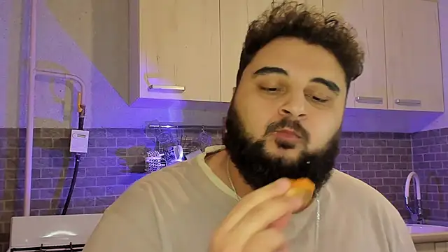 Snapshot of teddy_alan chatting on January 13, 12:02 pm teddy alan online show from January 13, 12:02 pm