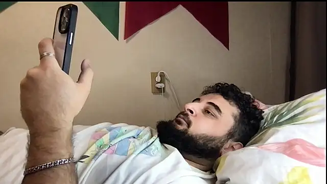 Snapshot of teddy_alan chatting on October 24, 12:34 pm teddy alan online show from October 24, 12:34 pm