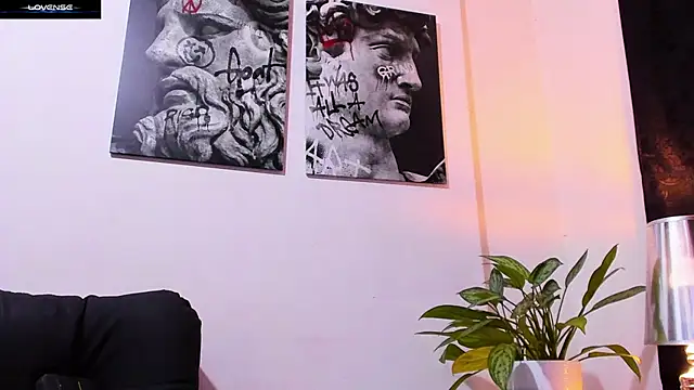 Snapshot of CruzVega chatting on November 29, 11:08 pm CruzVega online show from November 29, 11:08 pm