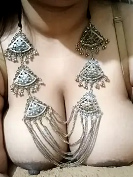 Snapshot of Dr_Kamsutra chatting on February 21, 9:32 pm Dr Kamsutra online show from February 21, 9:32 pm