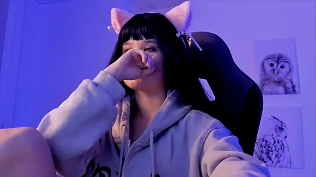 Snapshot of Elainebeness chatting on December 15, 7:42 pm Elainebeness online show from December 15, 7:42 pm