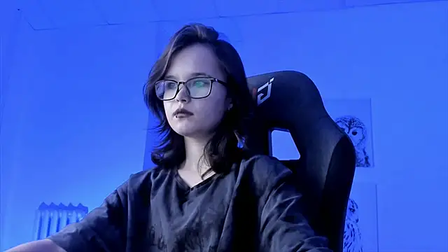 Snapshot of Elainebeness chatting on December 24, 7:44 pm Elainebeness online show from December 24, 7:44 pm