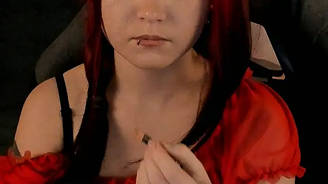 Snapshot of Elainebeness chatting on December 28, 10:13 pm Elainebeness online show from December 28, 10:13 pm