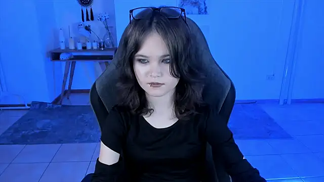 Snapshot of Elainebeness chatting on December 29, 9:41 pm Elainebeness online show from December 29, 9:41 pm