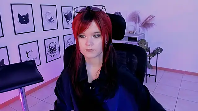 Snapshot of Elainebeness chatting on January 8, 1:42 am Elainebeness online show from January 8, 1:42 am