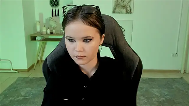 Snapshot of Elainebeness chatting on January 15, 7:23 pm Elainebeness online show from January 15, 7:23 pm