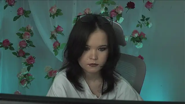 Snapshot of Elainebeness chatting on February 7, 7:17 pm Elainebeness online show from February 7, 7:17 pm