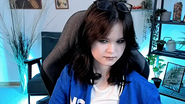 Snapshot of Elainebeness chatting on March 5, 3:51 am Elainebeness online show from March 5, 3:51 am