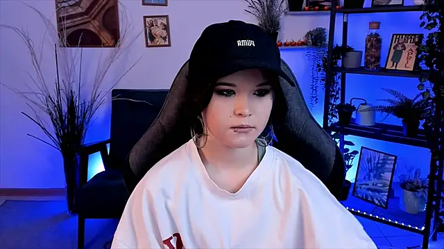 Snapshot of Elainebeness chatting on March 6, 7:32 pm Elainebeness online show from March 6, 7:32 pm