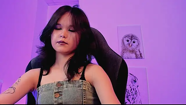 Snapshot of Elainebeness chatting on March 8, 7:09 pm Elainebeness online show from March 8, 7:09 pm