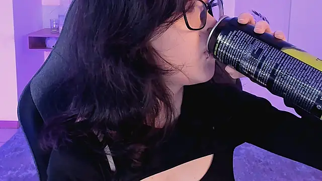 Snapshot of Elainebeness chatting on March 14, 10:27 pm Elainebeness online show from March 14, 10:27 pm