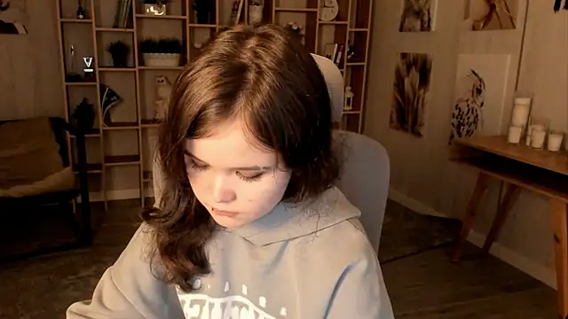 Snapshot of Elainebeness chatting on September 21, 10:11 pm Elainebeness online show from September 21, 10:11 pm