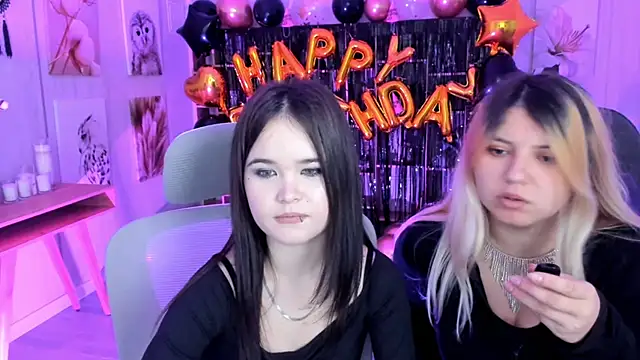 Snapshot of Elainebeness chatting on October 19, 8:31 pm Elainebeness online show from October 19, 8:31 pm