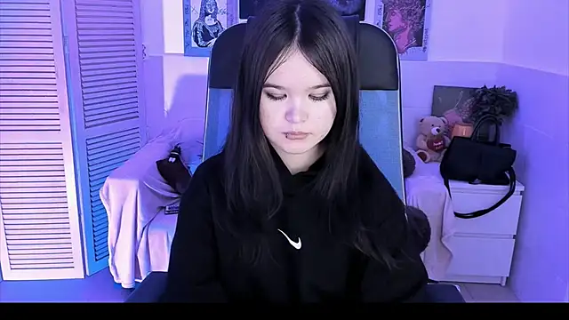 Snapshot of Elainebeness chatting on October 26, 12:16 am Elainebeness online show from October 26, 12:16 am