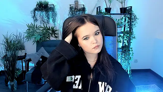 Snapshot of Elainebeness chatting on November 22, 9:36 pm Elainebeness online show from November 22, 9:36 pm