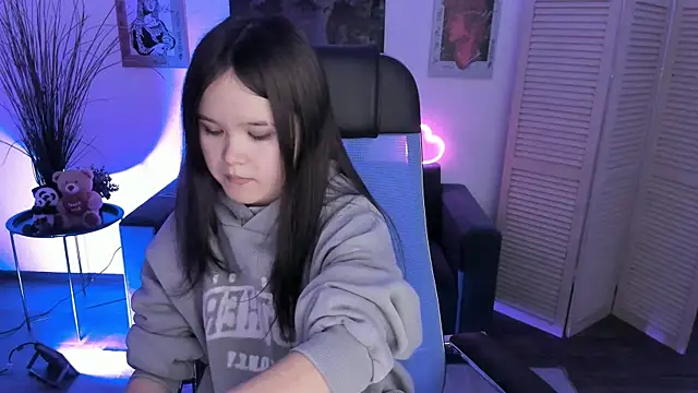 Snapshot of Elainebeness chatting on November 27, 11:29 pm Elainebeness online show from November 27, 11:29 pm