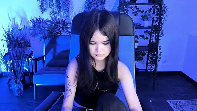 Snapshot of Elainebeness chatting on December 2, 8:15 pm Elainebeness online show from December 2, 8:15 pm