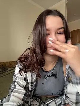 Snapshot of PoppyRobinson chatting on December 8, 8:20 am PoppyRobinson online show from December 8, 8:20 am