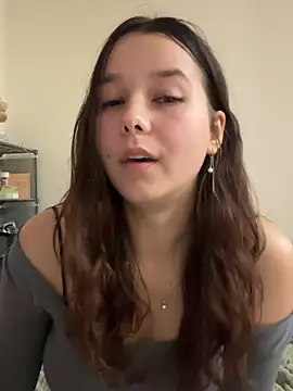 Snapshot of PoppyRobinson chatting on December 20, 6:56 pm PoppyRobinson online show from December 20, 6:56 pm