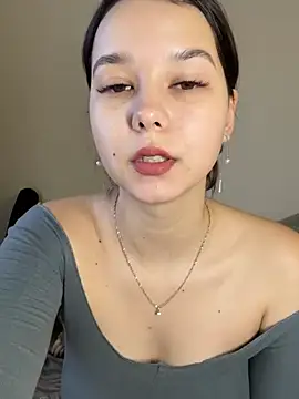 Snapshot of PoppyRobinson chatting on December 30, 8:10 am PoppyRobinson online show from December 30, 8:10 am