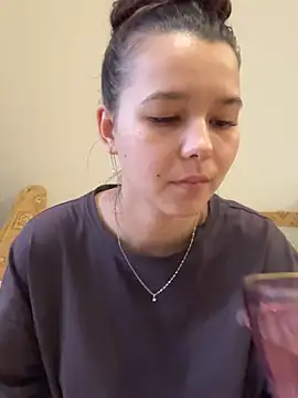 Snapshot of PoppyRobinson chatting on January 13, 8:05 am PoppyRobinson online show from January 13, 8:05 am