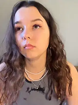 Snapshot of PoppyRobinson chatting on January 18, 11:11 am PoppyRobinson online show from January 18, 11:11 am