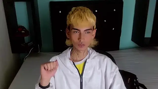 ttimy x boy online show from April 16, 9:39 pm