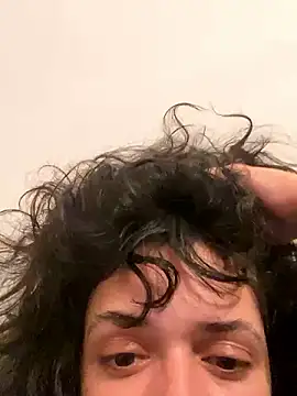 Snapshot of magalunabb chatting on December 6, 12:45 am magalunabb online show from December 6, 12:45 am