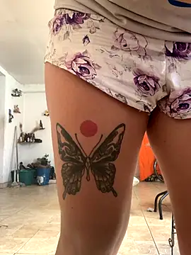 Miss oliviaa online show from December 3, 5:00 pm