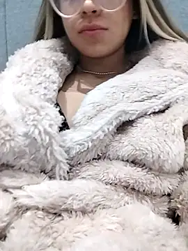 Snapshot of fofinhaa12 chatting on October 7, 4:04 pm fofinhaa12 online show from October 7, 4:04 pm