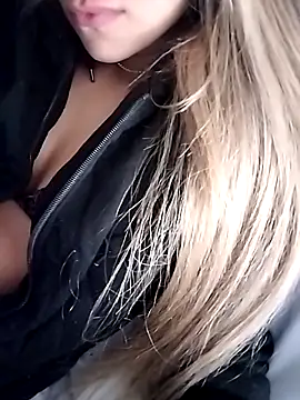 Snapshot of fofinhaa12 chatting on November 15, 8:38 pm fofinhaa12 online show from November 15, 8:38 pm