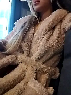 Snapshot of fofinhaa12 chatting on November 29, 2:20 pm fofinhaa12 online show from November 29, 2:20 pm