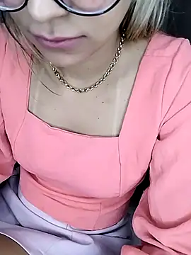 fofinhaa12 online show from April 15, 4:30 am