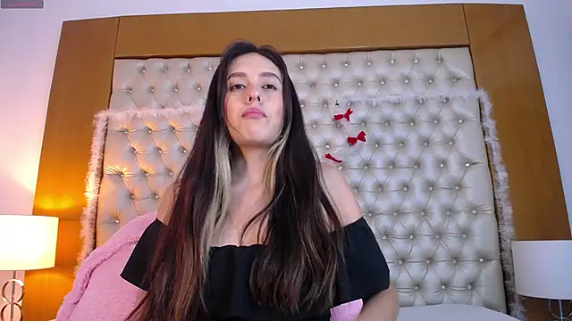 Snapshot of MegannMyerss chatting on December 16, 9:20 pm MegannMyerss online show from December 16, 9:20 pm