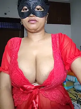 Snapshot of bigtitsqueen chatting on July 2, 9:48 am bigtitsqueen online show from July 2, 9:48 am
