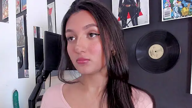 Snapshot of Afrodita_Shalom chatting on December 14, 2:42 pm Afrodita Shalom online show from December 14, 2:42 pm