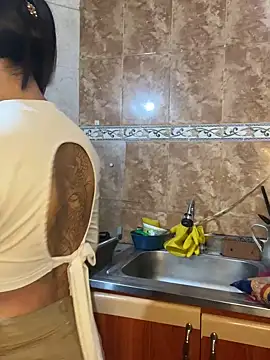 Snapshot of Afrodita_Shalom chatting on December 27, 9:54 pm Afrodita Shalom online show from December 27, 9:54 pm