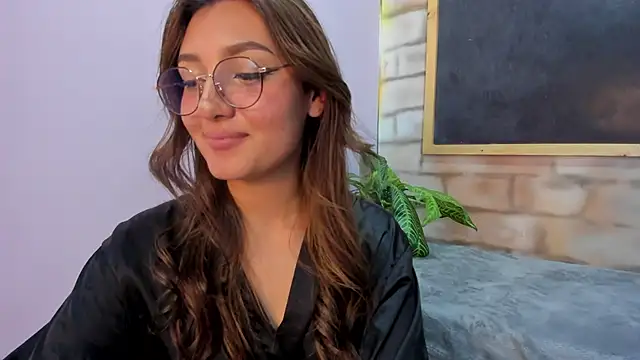 Snapshot of Afrodita_Shalom chatting on January 17, 4:47 pm Afrodita Shalom online show from January 17, 4:47 pm