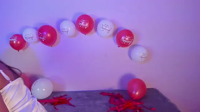 Snapshot of Afrodita_Shalom chatting on February 14, 11:10 am Afrodita Shalom online show from February 14, 11:10 am